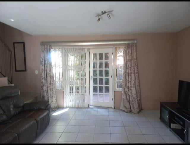 2 BEDROOM DUPLEX FOR SALE IN GLENWOOD